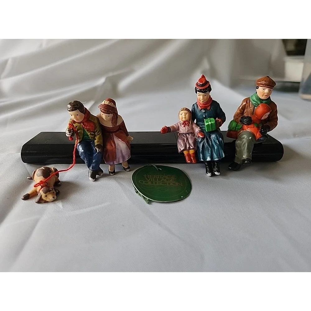 VTG Heritage Collection Christmas At‎ The Park Set Of 3 Handpainted Figurines